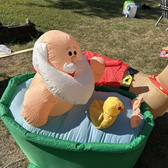 Rare Gemmy CHRISTMAS Animated Scrubbing‎ Bath Hot Tub SANTA REINDEERinflatable
